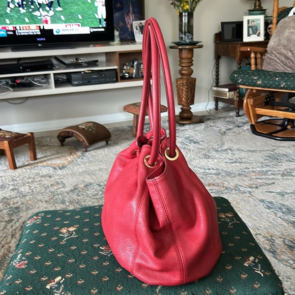 Michael Kors top handle red leather bag with tassel front gathered at the top - Picture 5 of 7